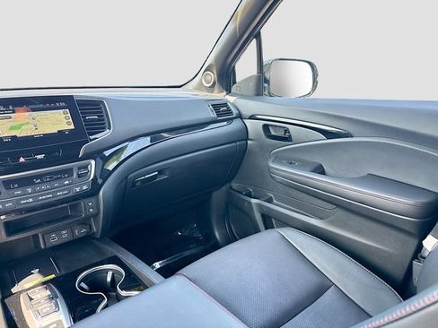 Used 2024 Honda Passport Black Edition image 29