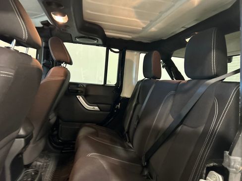 Used 2013 Jeep Wrangler Unlimited Sahara AWD/4WD image 27