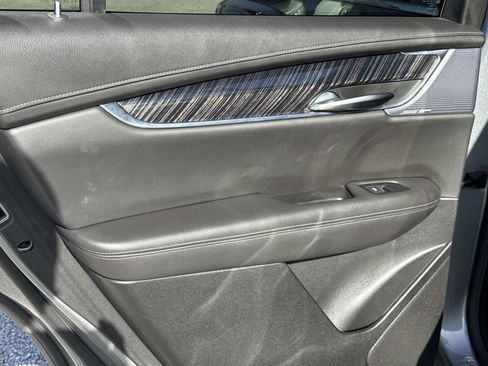 Certified 2025 Cadillac XT6 Premium Luxury image 13
