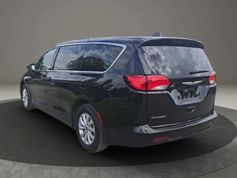 Used 2024 Chrysler Voyager LX FWD image 5