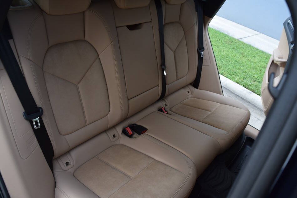 Used 2019 Porsche Macan AWD/4WD image 49