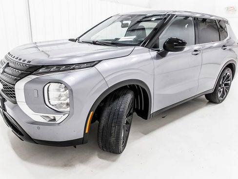 Used 2022 Mitsubishi Outlander SEL Black Edition AWD/4WD image 2