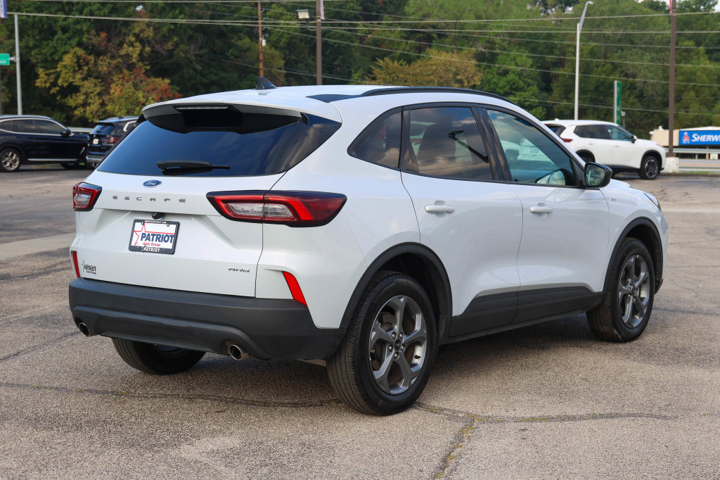 Used 2025 Ford Escape ST-Line AWD/4WD image 3