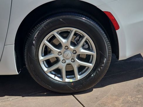 New 2027 Chrysler Pacifica Select FWD image 38