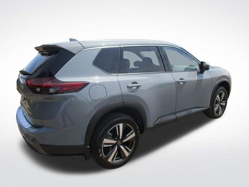 Used 2025 Nissan Rogue SL AWD/4WD image 9