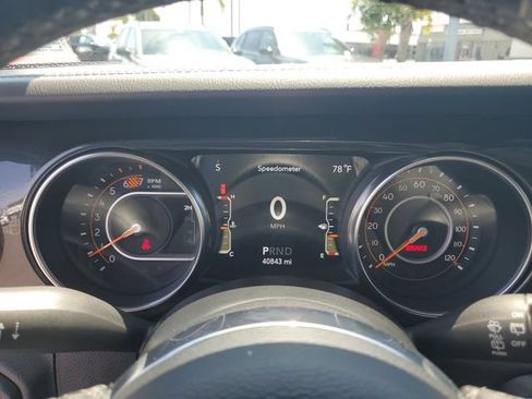 Used 2020 Jeep Wrangler Unlimited Sahara AWD/4WD image 29