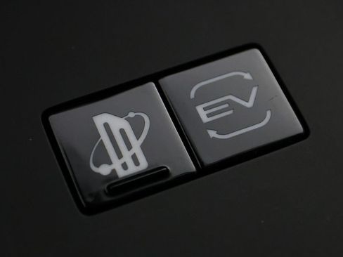 Used 2025 Mitsubishi Outlander SE AWD/4WD image 25