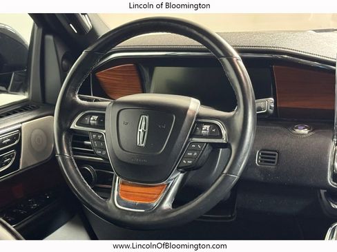 Used 2019 Lincoln Navigator L Reserve image 30