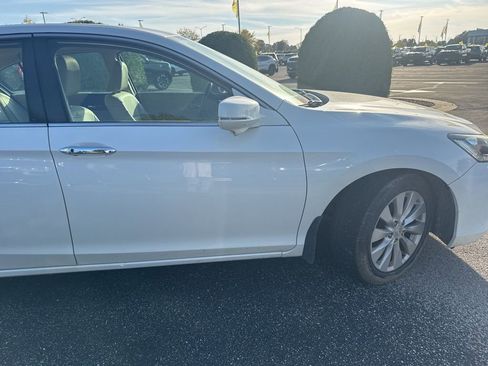 Used 2015 Honda Accord EX-L image 16