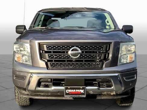 Used 2021 Nissan Titan SV w/ SV Convenience Package image 3