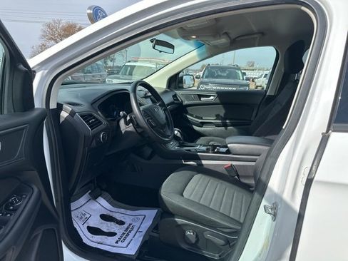 Used 2018 Ford Edge SE image 27