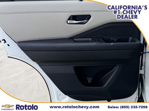 Used 2022 Nissan Pathfinder SL w/ SL Premium Package FWD image 18