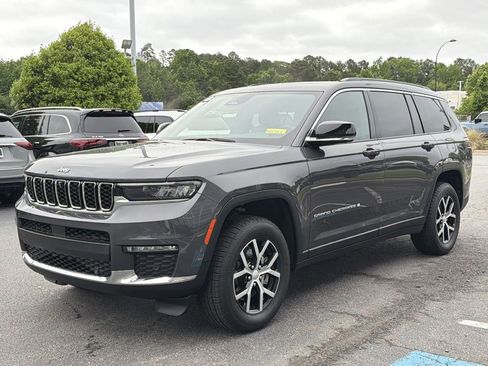 Used 2024 Jeep Grand Cherokee L Limited w/ Luxury Tech Group II AWD/4WD image 7