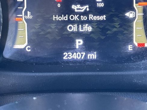 Used 2023 Jeep Wrangler Sahara image 32