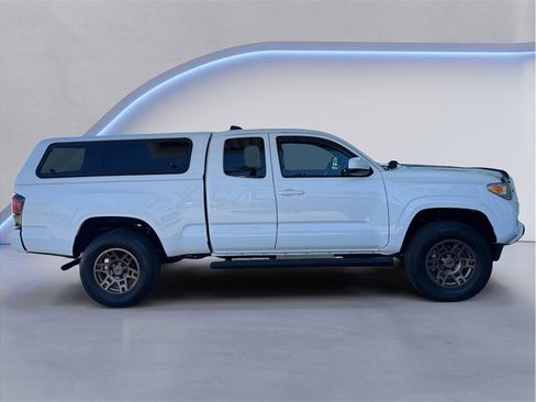Used 2023 Toyota Tacoma SR AWD/4WD image 7