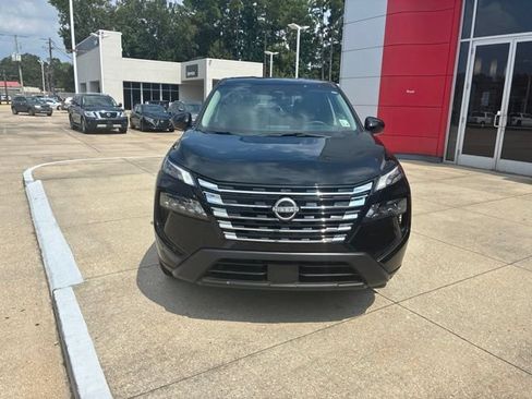 Used 2026 Nissan Rogue SV FWD image 2