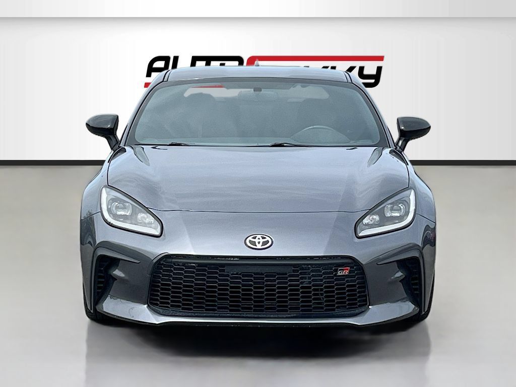 Used 2023 Toyota GR86 Premium RWD image 2