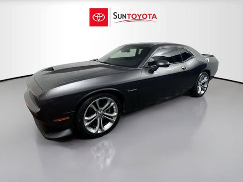 Used 2022 Dodge Challenger R/T RWD image 9