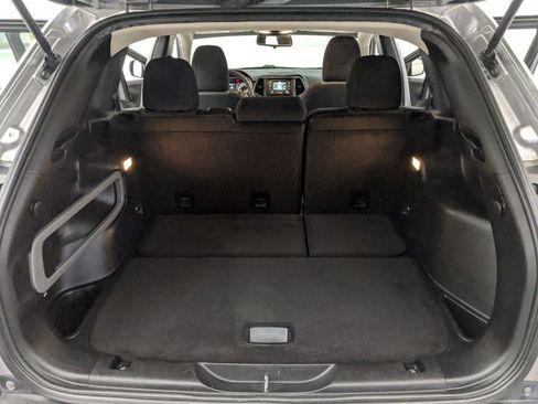 Used 2016 Jeep Cherokee Sport w/ Trailer Tow Group FWD image 17
