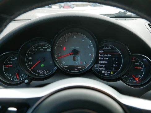 Used 2017 Porsche Cayenne S image 27