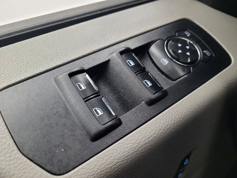 Used 2015 Ford F150 XLT image 27