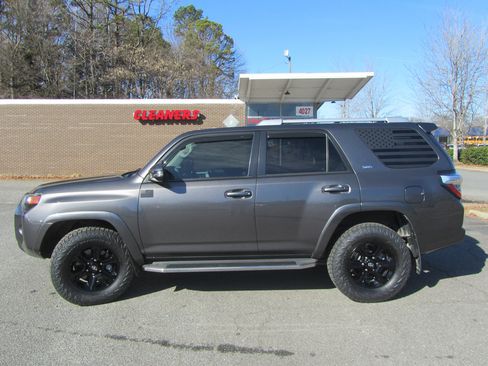 Used 2015 Toyota 4Runner SR5 Premium image 7
