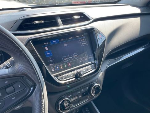 Used 2022 Chevrolet TrailBlazer LT w/ Convenience Package FWD image 6