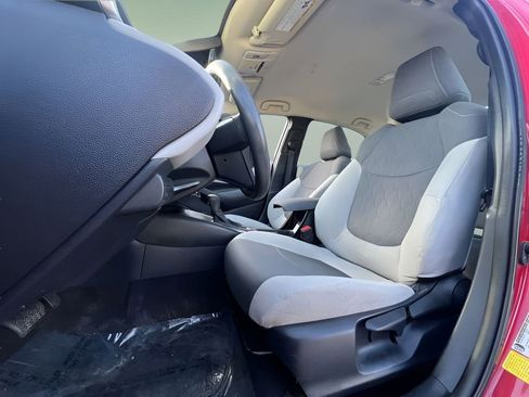 Used 2021 Toyota Corolla LE image 12