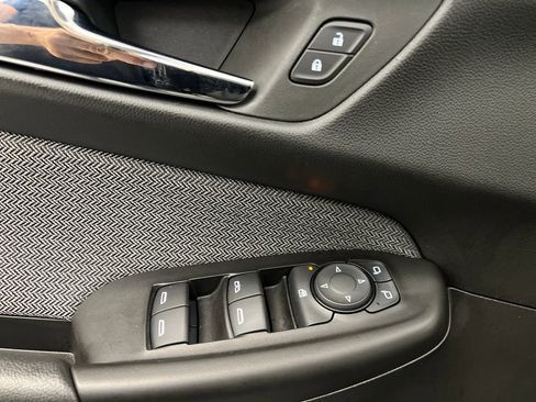 Used 2025 Chevrolet TrailBlazer LT AWD/4WD image 12