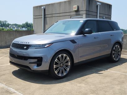 New 2025 Land Rover Range Rover Sport SE