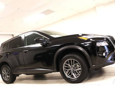 Used 2021 Nissan Rogue S FWD image 9