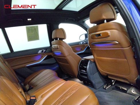 Used 2023 BMW X7 M60i image 41