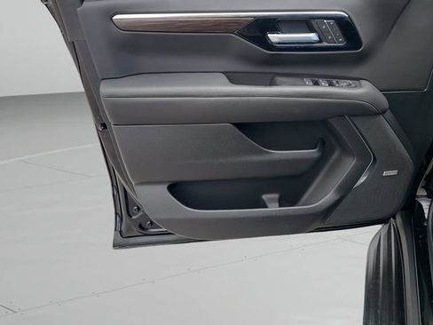 New 2026 Chevrolet Suburban LT w/ Comfort Package RWD image 19