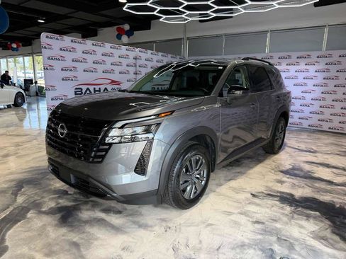Used 2026 Nissan Pathfinder SV FWD image 3