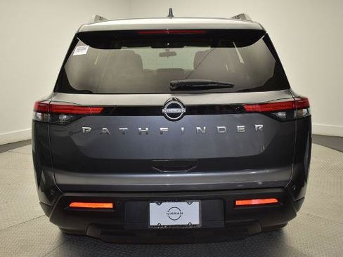 Certified 2025 Nissan Pathfinder SV FWD image 6