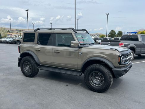 Used 2025 Ford Bronco Outer Banks w/ Sasquatch Package AWD/4WD image 5