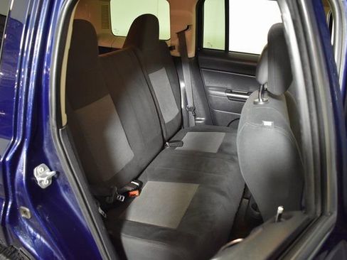 Used 2017 Jeep Patriot Latitude image 23