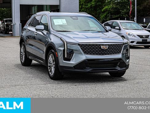 Used 2025 Cadillac XT4 Premium Luxury FWD image 5