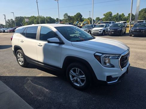 Used 2023 GMC Terrain SLE w/ LPO, Floor Liner Package AWD/4WD image 7