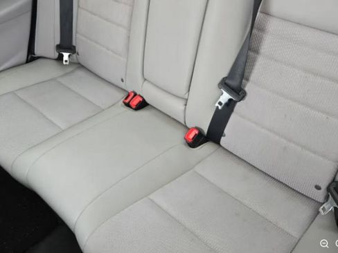 Used 2017 Toyota Camry SE image 11