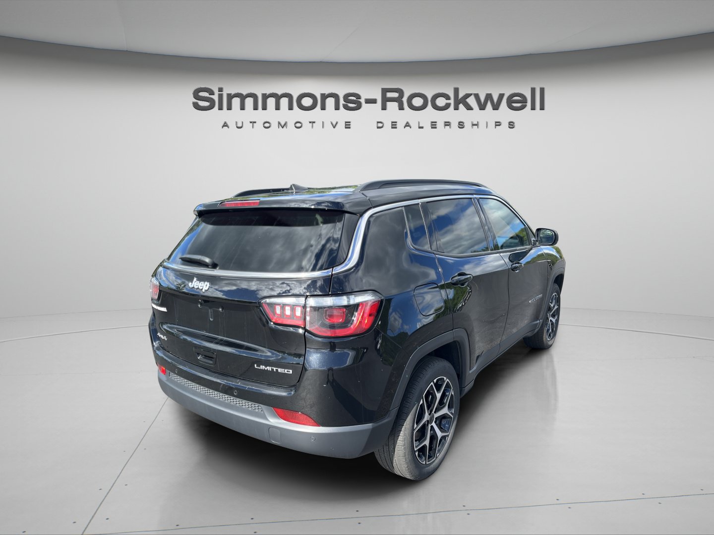 Used 2025 Jeep Compass Limited AWD/4WD image 5