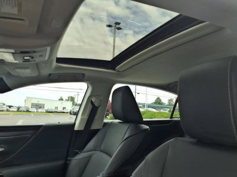 Used 2023 Lexus ES 350 w/ Accessory Package (Z2) image 14