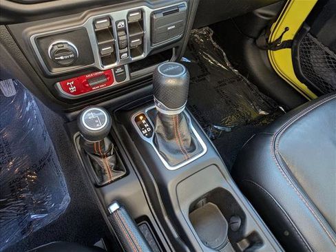 Used 2023 Jeep Gladiator Mojave w/ Cold Weather Group image 11