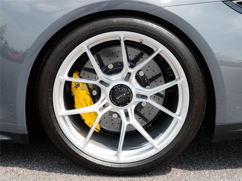 Certified 2026 Porsche 911 GT3 w/ Weissach Package RWD image 31