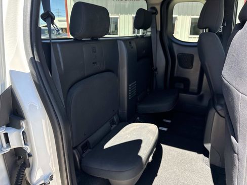 Used 2022 Nissan Frontier S image 9