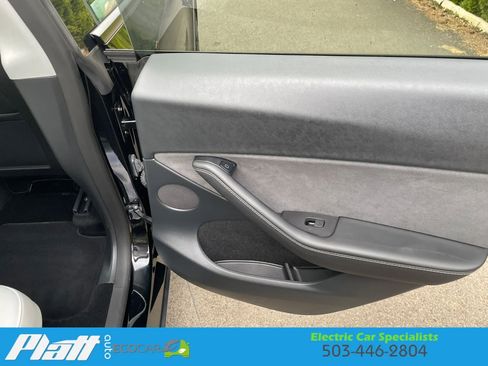 Used 2023 Tesla Model Y Long Range image 45