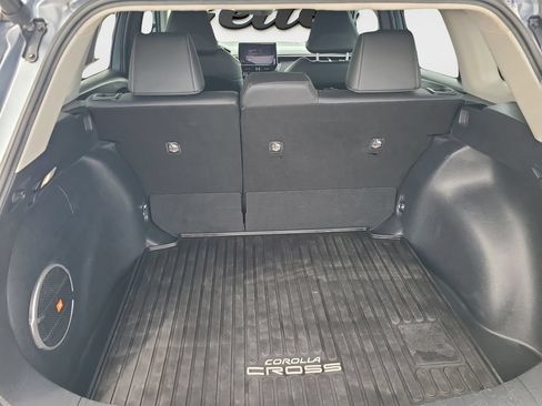 Certified 2023 Toyota Corolla Cross XLE w/ Convenience Package FWD image 9