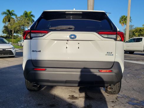 Used 2022 Toyota RAV4 XLE image 6