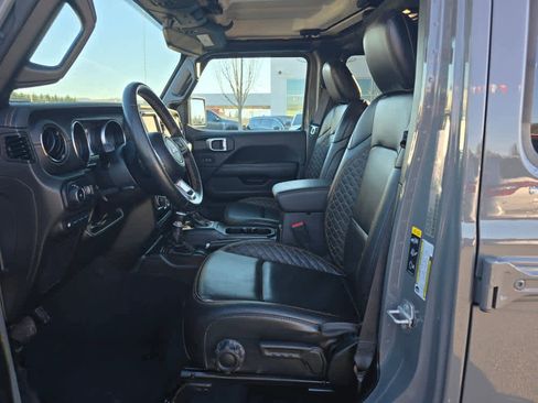 Used 2022 Jeep Wrangler Unlimited Sahara AWD/4WD image 9
