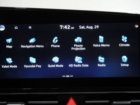Used 2025 Hyundai Elantra Limited FWD image 18